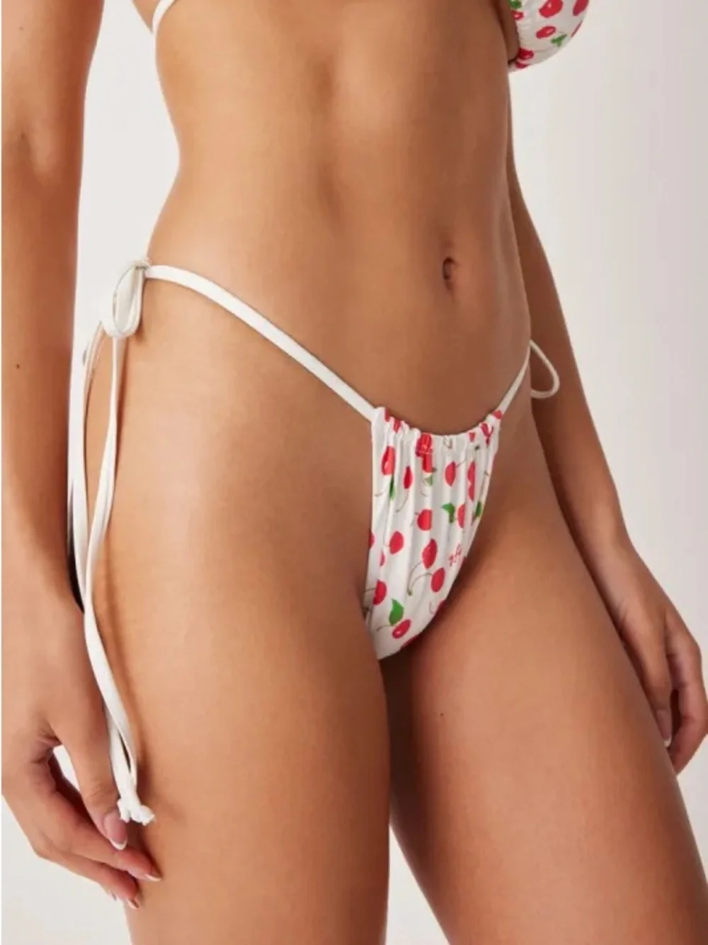 frankie’s bikini x sydney sweeney cherry set